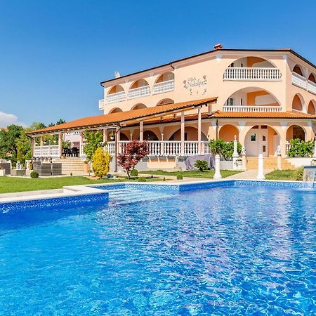 Villa Natalija เมดูลิน ภายนอก รูปภาพ