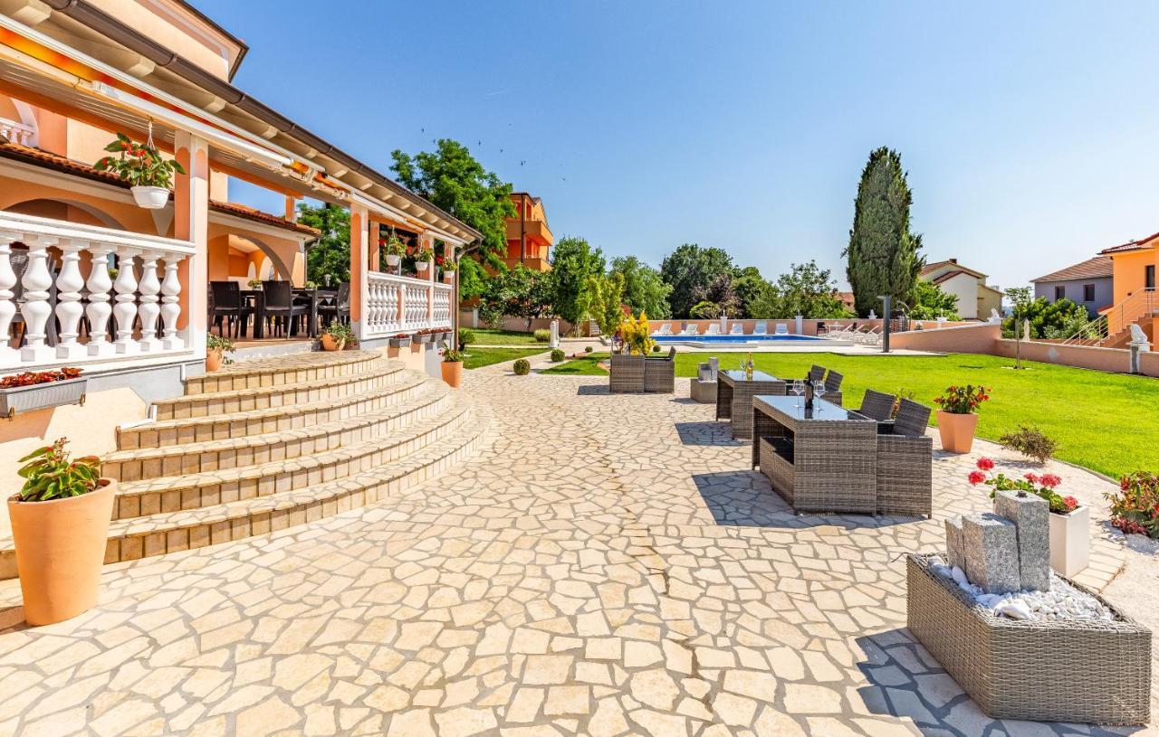 Villa Natalija เมดูลิน ภายนอก รูปภาพ
