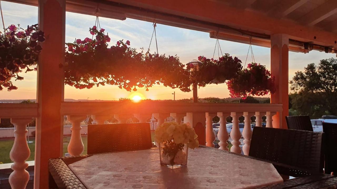 Villa Natalija เมดูลิน ภายนอก รูปภาพ
